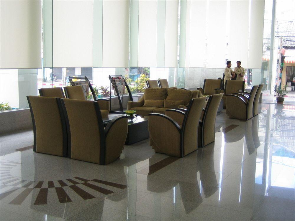 New Season Hotel Хат Яй Екстериор снимка