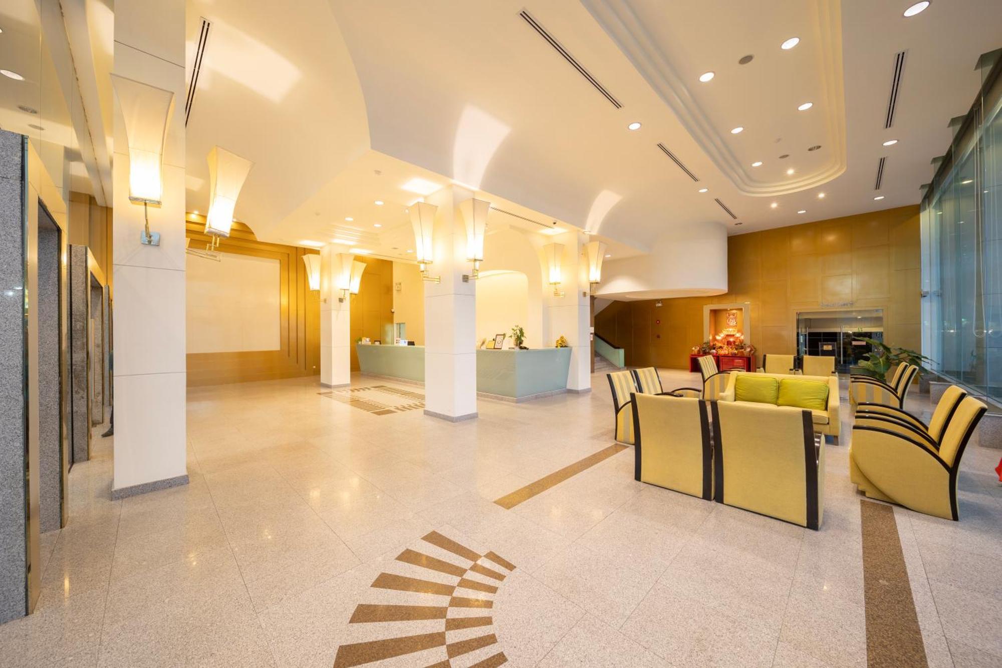 New Season Hotel Хат Яй Екстериор снимка