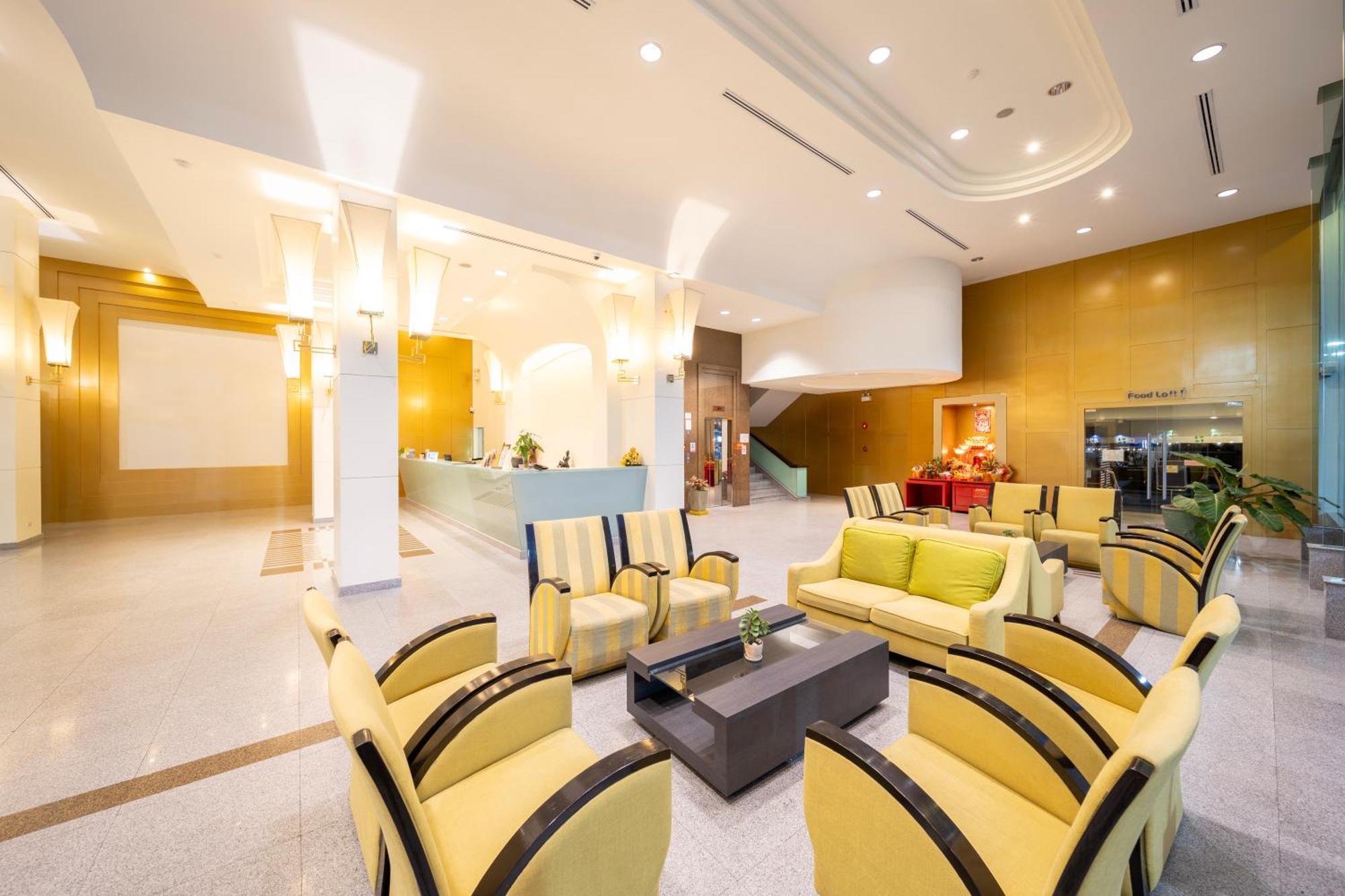New Season Hotel Хат Яй Екстериор снимка