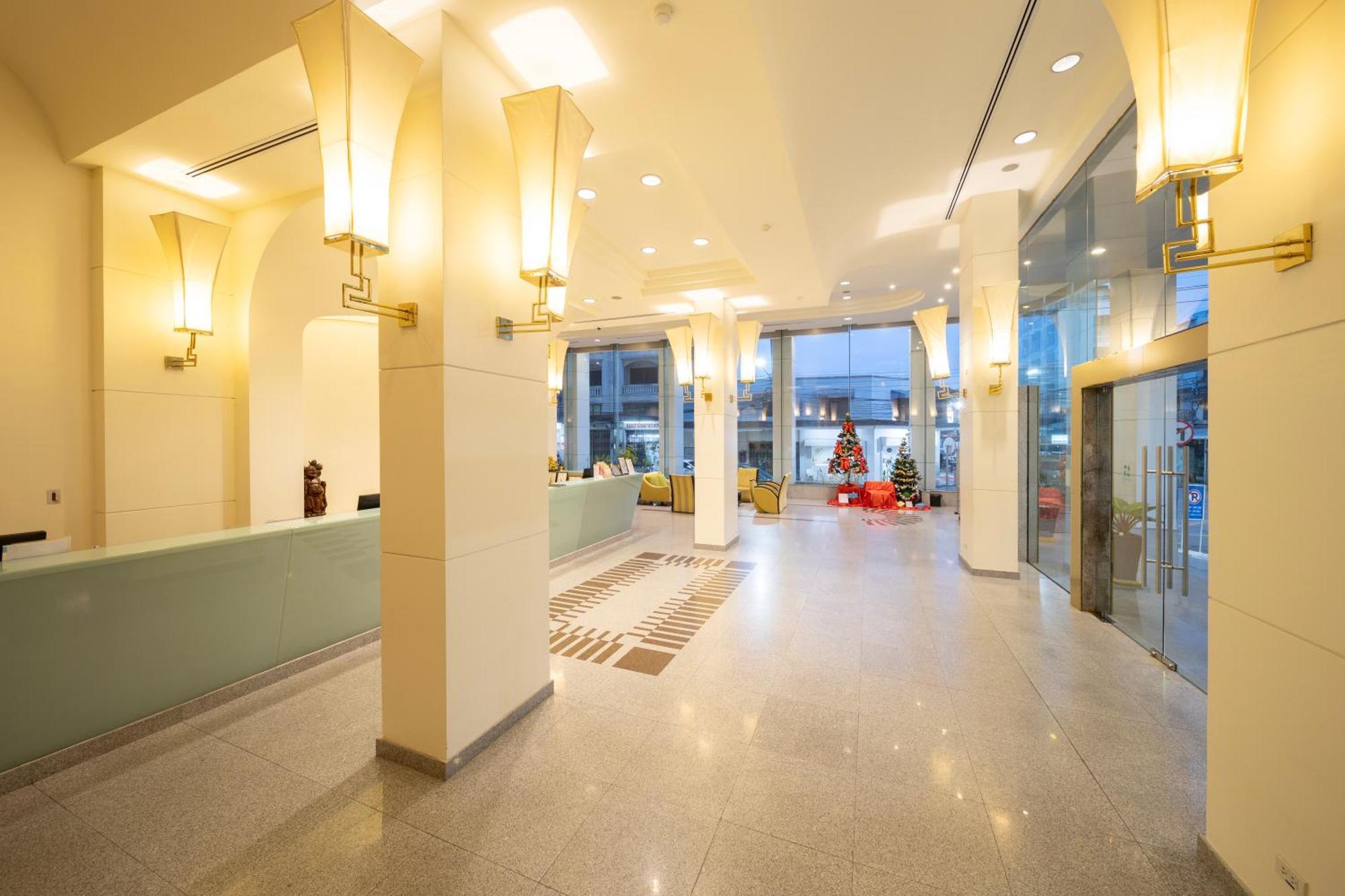 New Season Hotel Хат Яй Екстериор снимка