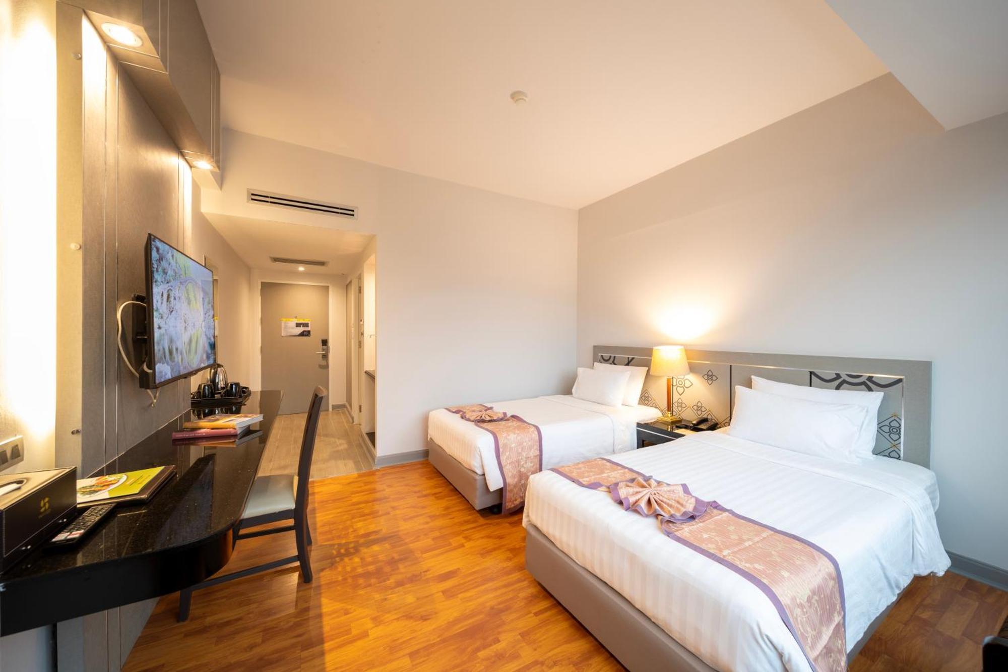 New Season Hotel Хат Яй Екстериор снимка